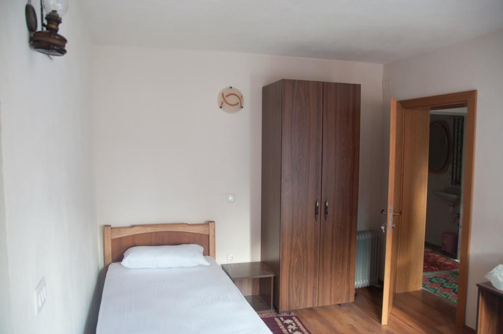 Aste Guesthouse Tropoje Zimmer foto