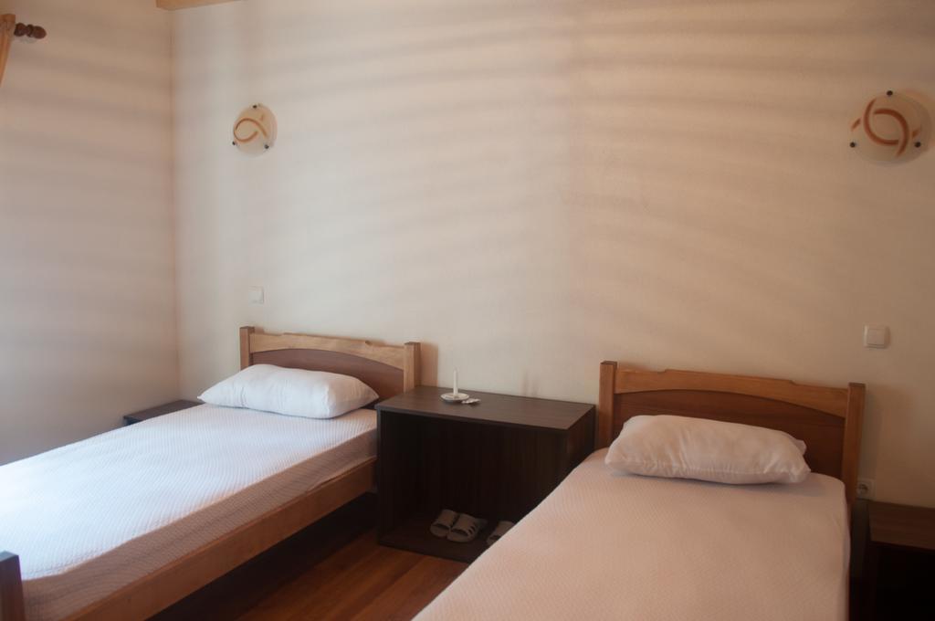 Aste Guesthouse Tropoje Zimmer foto